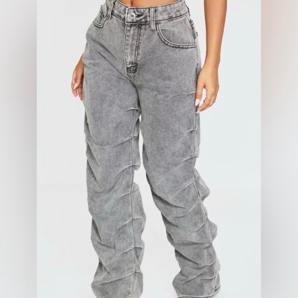 PRETTYLITTLETHING Washed grey ruched straight leg denim jeans size 4 US - Picture 2 of 2